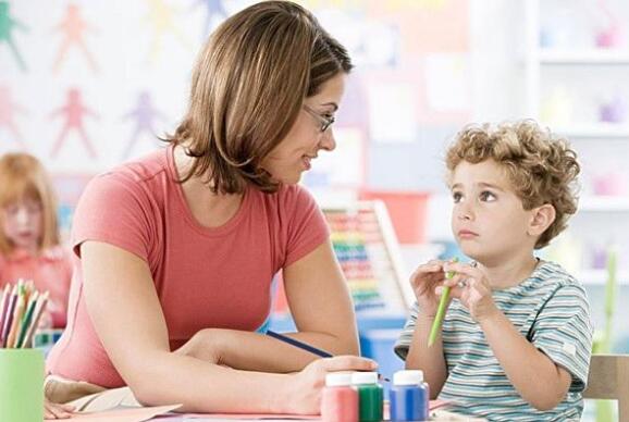 幼兒英語思維的培養(yǎng):就像中國人學(xué)習(xí)中文一樣