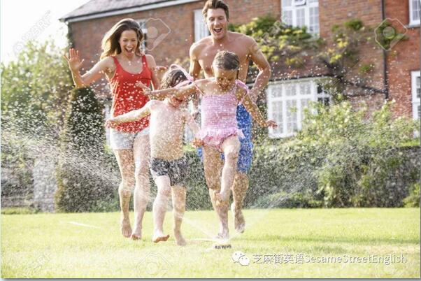 家庭教育   4個泛著清涼的高溫消暑親子游戲，快來看看吧！
