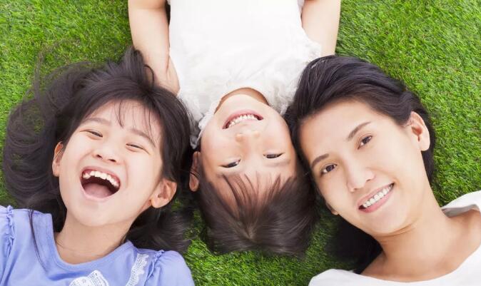 開心別只說“happy”  表達好心情  這樣更地道！