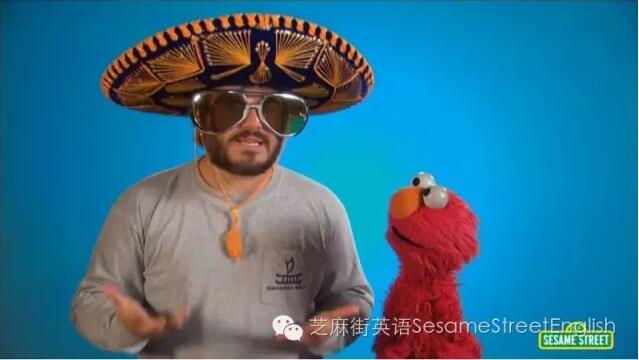 Jack Black還向Elmo炫耀了一番自己的偽裝技巧