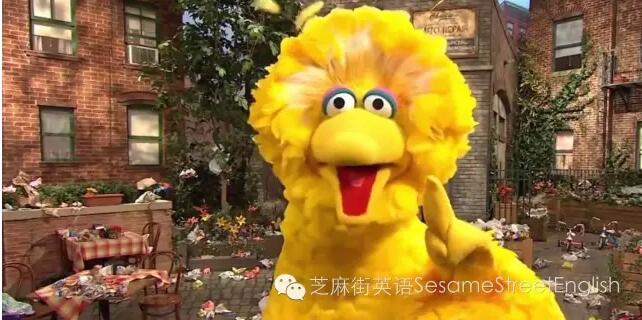 芝麻街英語布偶大鳥Big Bird出現(xiàn)了