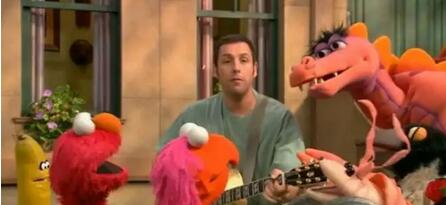 美國演員亞當·桑德勒（Adam Sandler）來到芝麻街